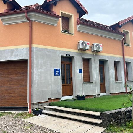 אוגולין Apartman Galerija מראה חיצוני תמונה