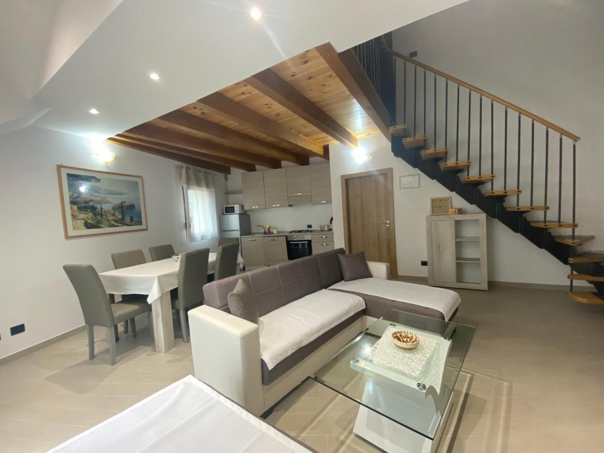 אוגולין Apartman Galerija מראה חיצוני תמונה