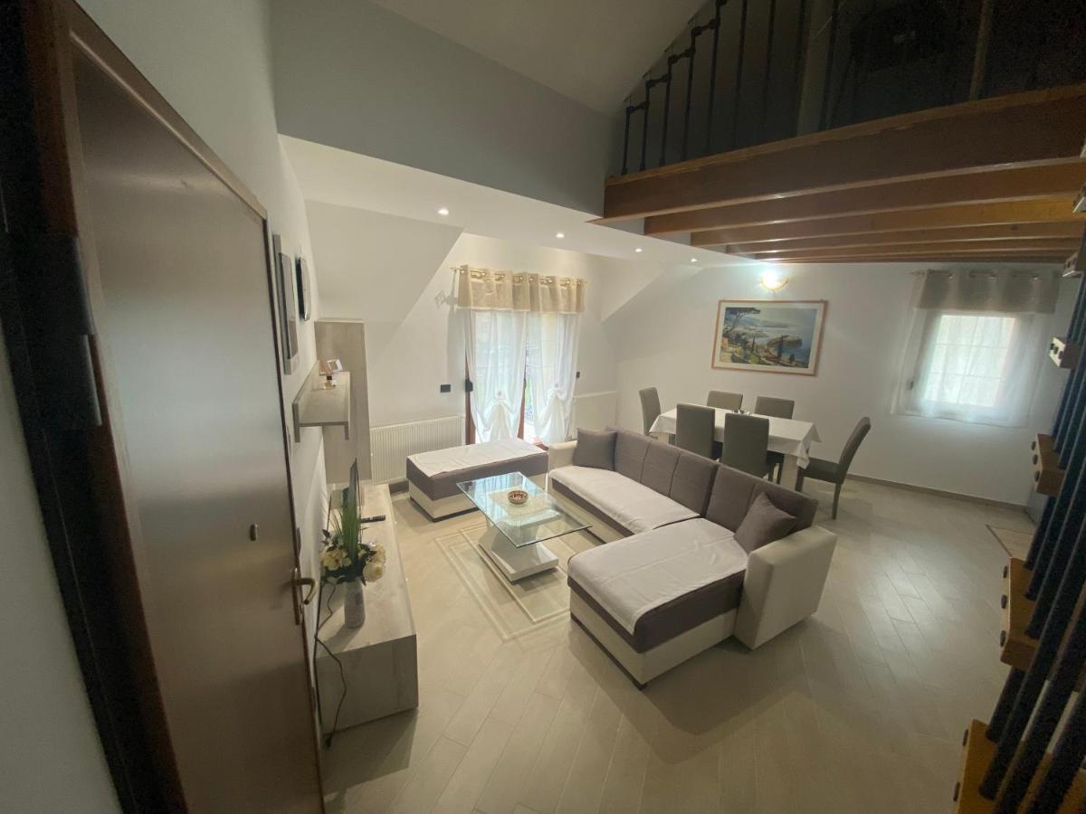 אוגולין Apartman Galerija מראה חיצוני תמונה
