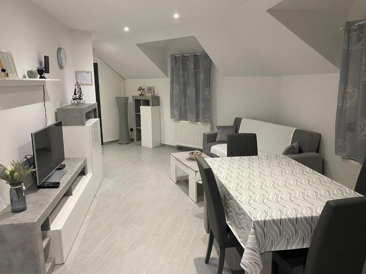 אוגולין Apartman Galerija מראה חיצוני תמונה