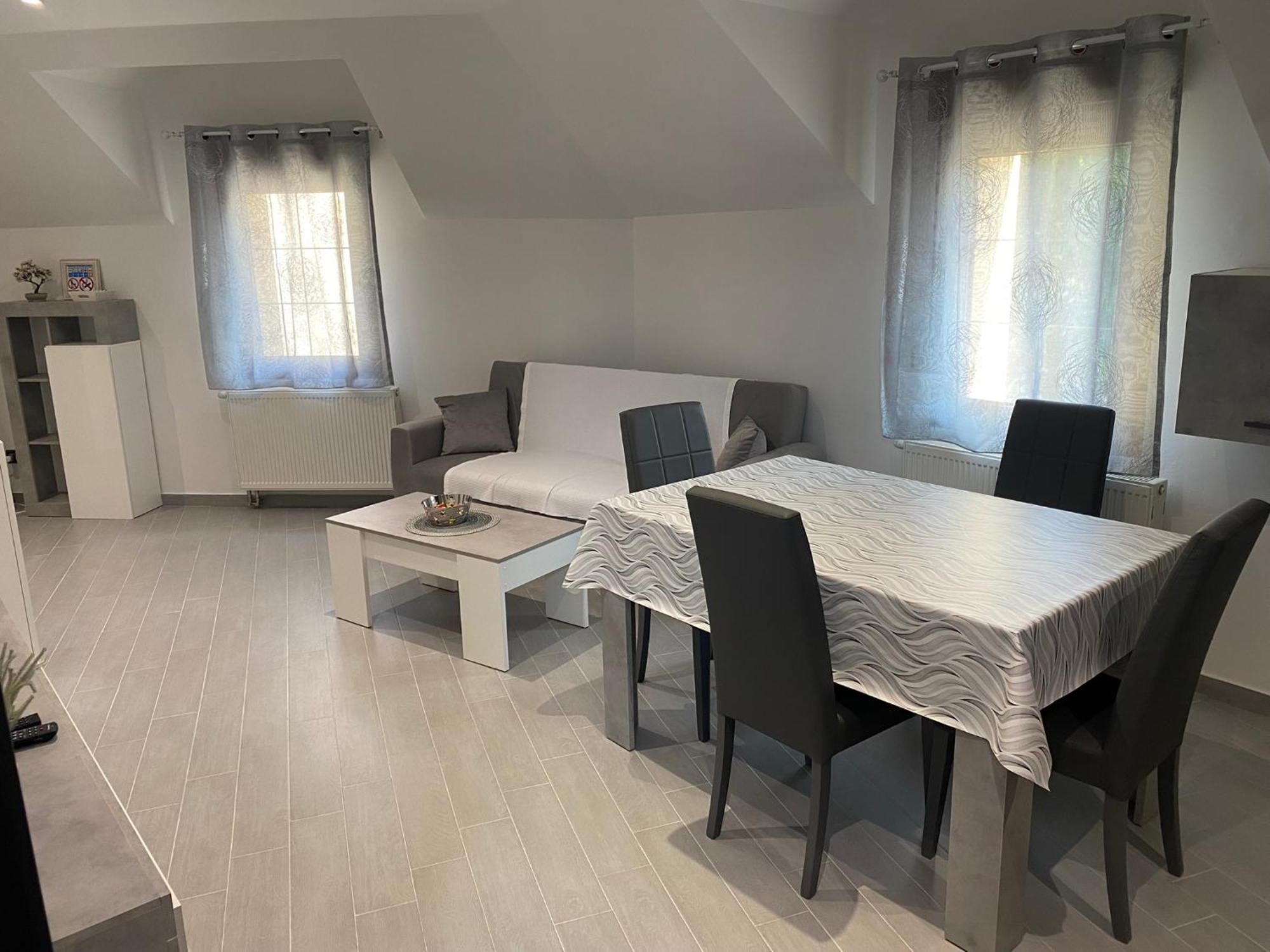 אוגולין Apartman Galerija מראה חיצוני תמונה