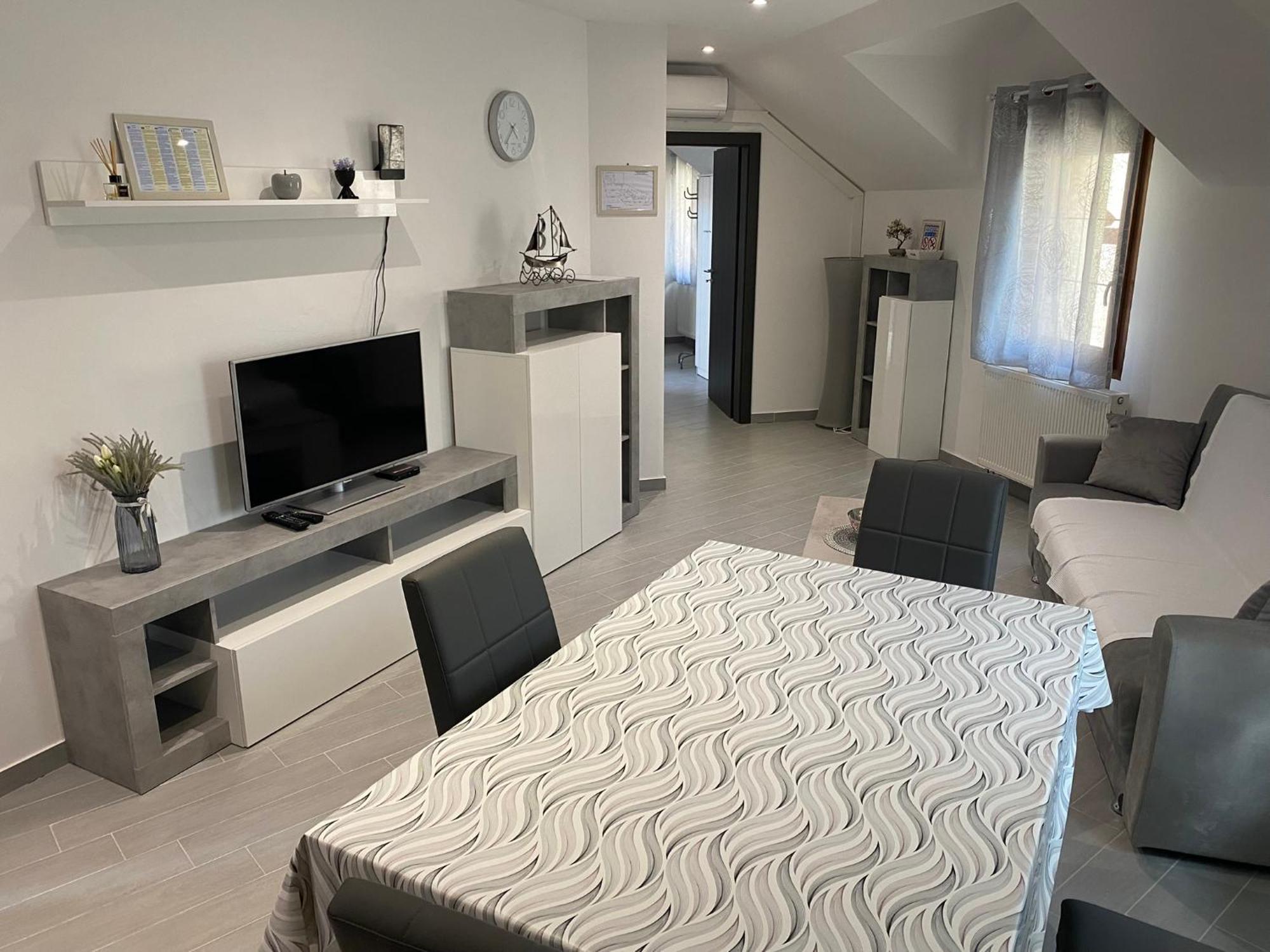 אוגולין Apartman Galerija מראה חיצוני תמונה