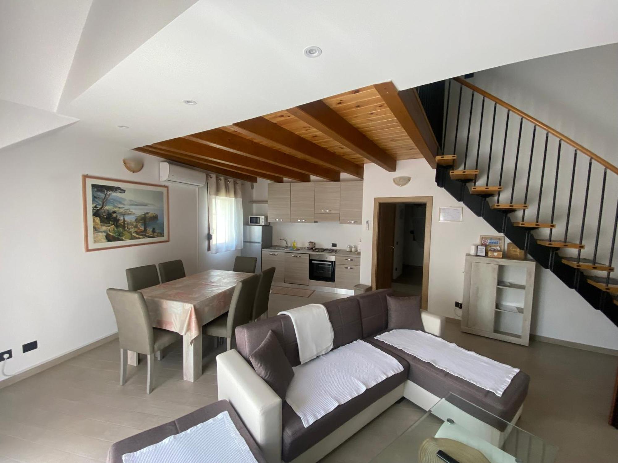 אוגולין Apartman Galerija מראה חיצוני תמונה