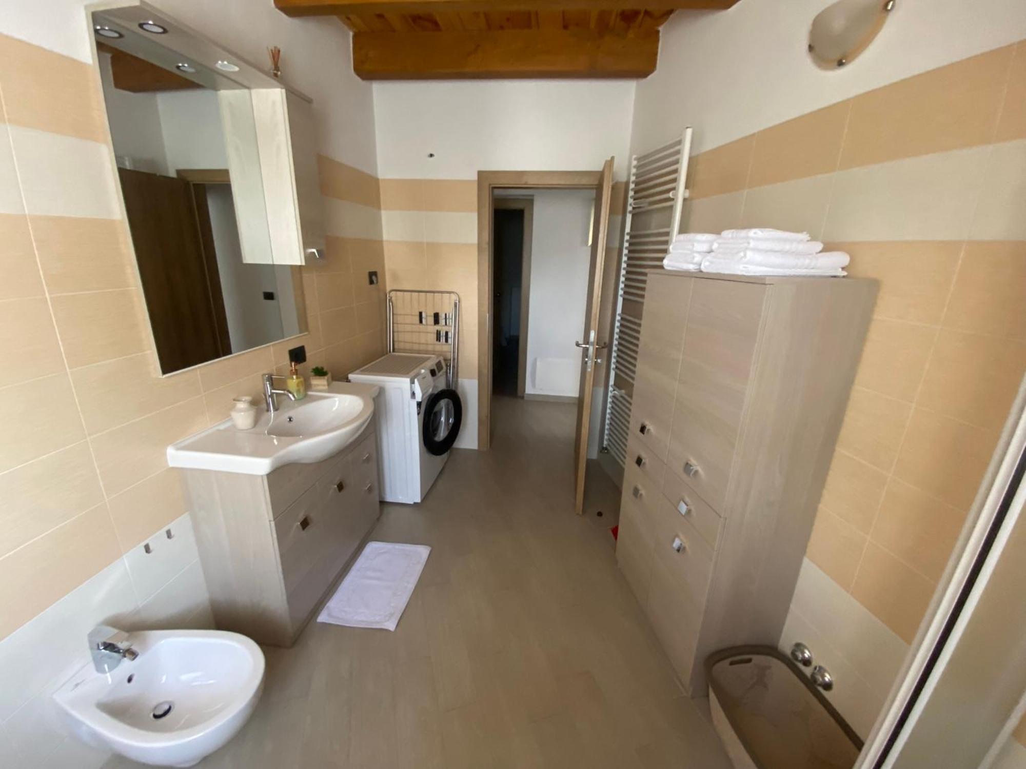 אוגולין Apartman Galerija מראה חיצוני תמונה