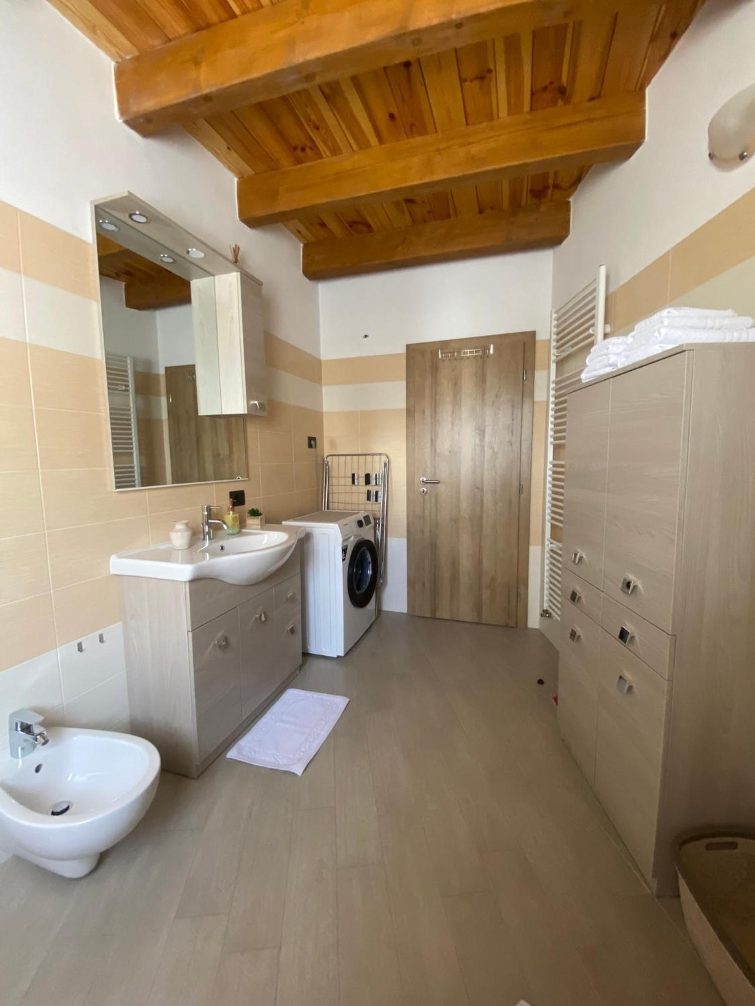 אוגולין Apartman Galerija מראה חיצוני תמונה