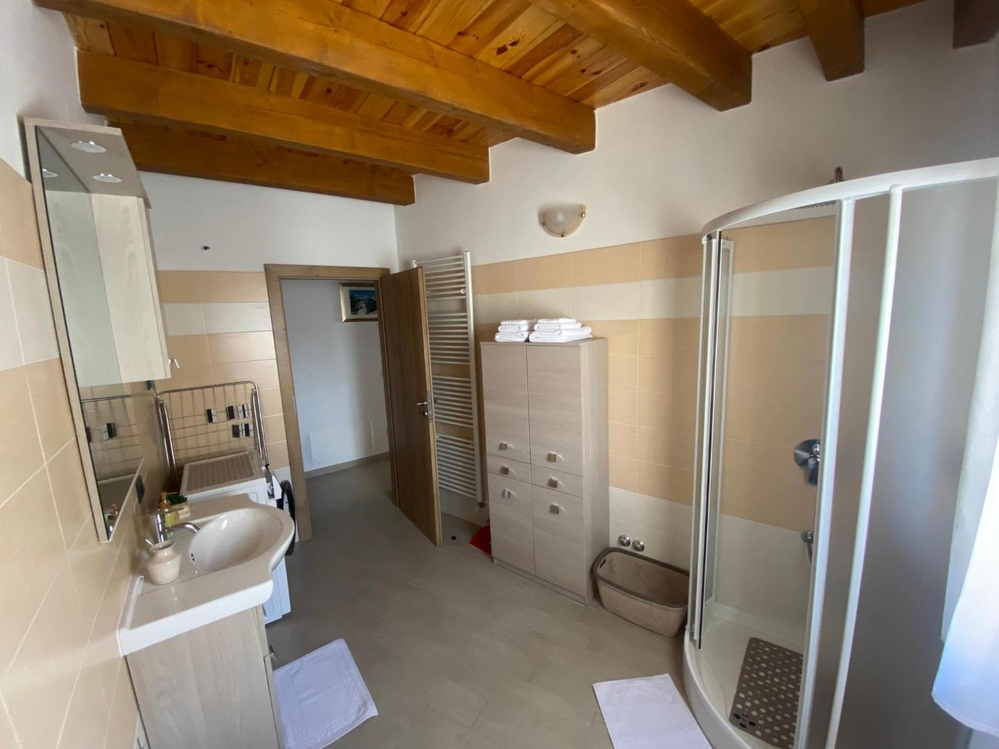 אוגולין Apartman Galerija מראה חיצוני תמונה